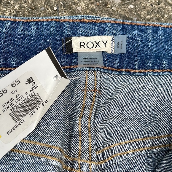 Raw hem denim skirt - Picture 2 of 3